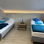 Przystan Pod Wieza Δωμάτια σε οικογενειακή κατοικία *